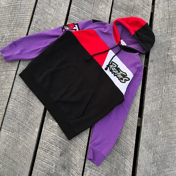 Toronto Raptors NBA Hoodie - Picture 2 of 4